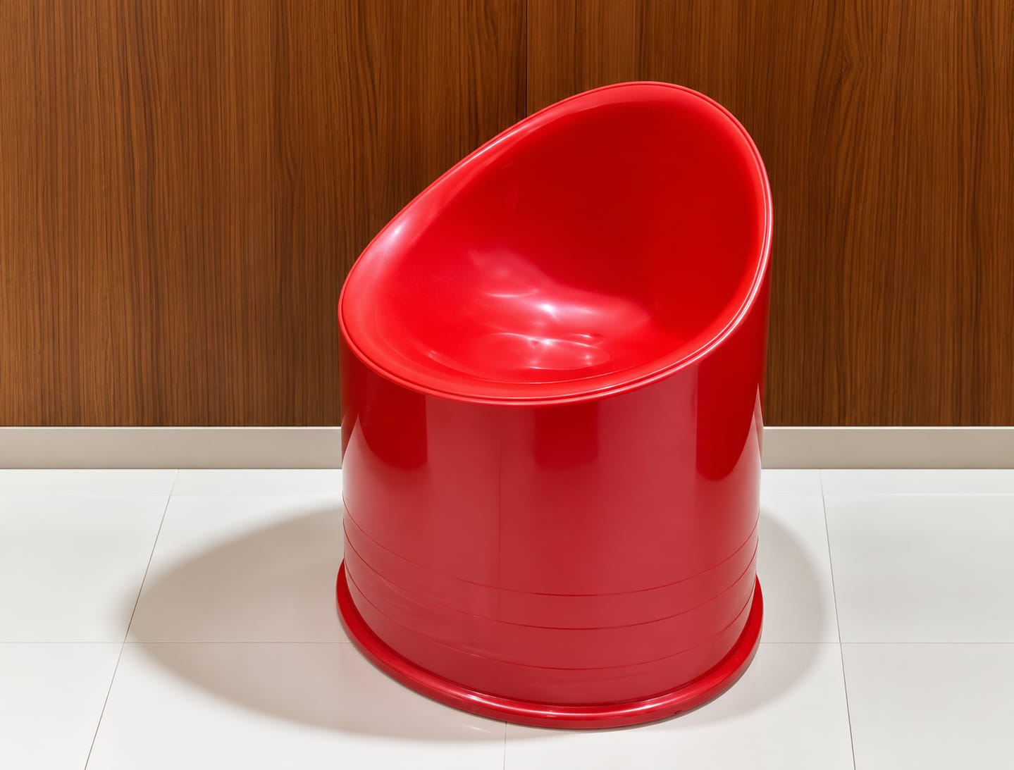 Nf - Lipstick Chair